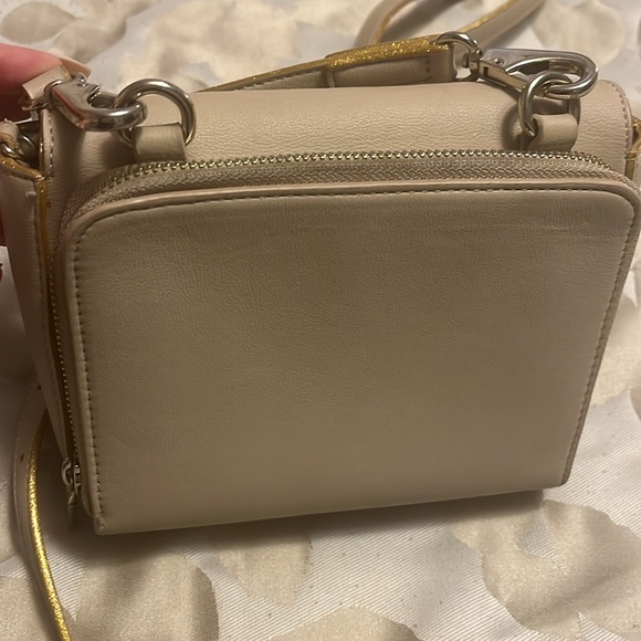 Versace jeans purse - Picture 6 of 7